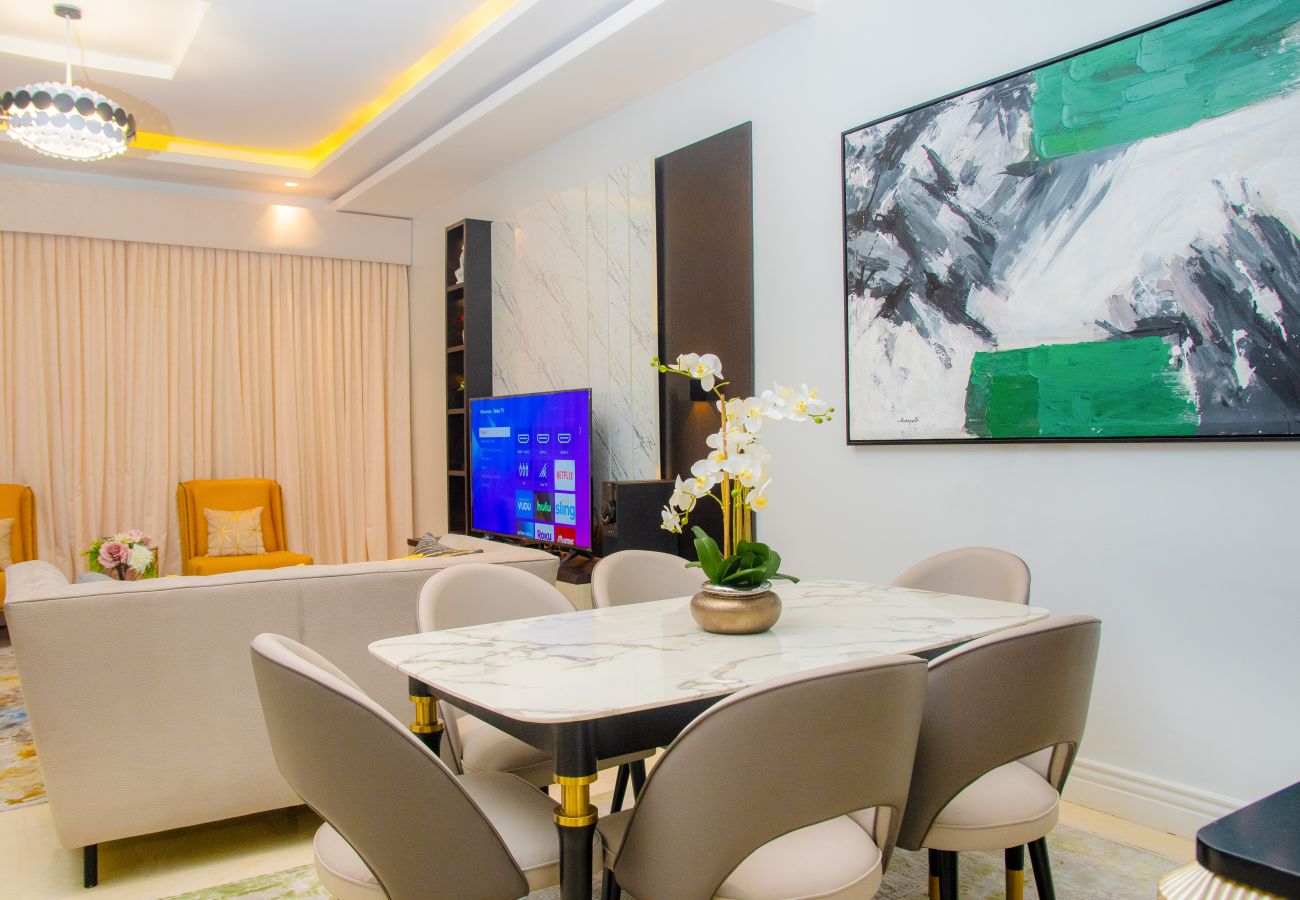 House in Lagos - Executive 3 Bedroom Home with PS5 in Banana Island, Ikoyi Lagos