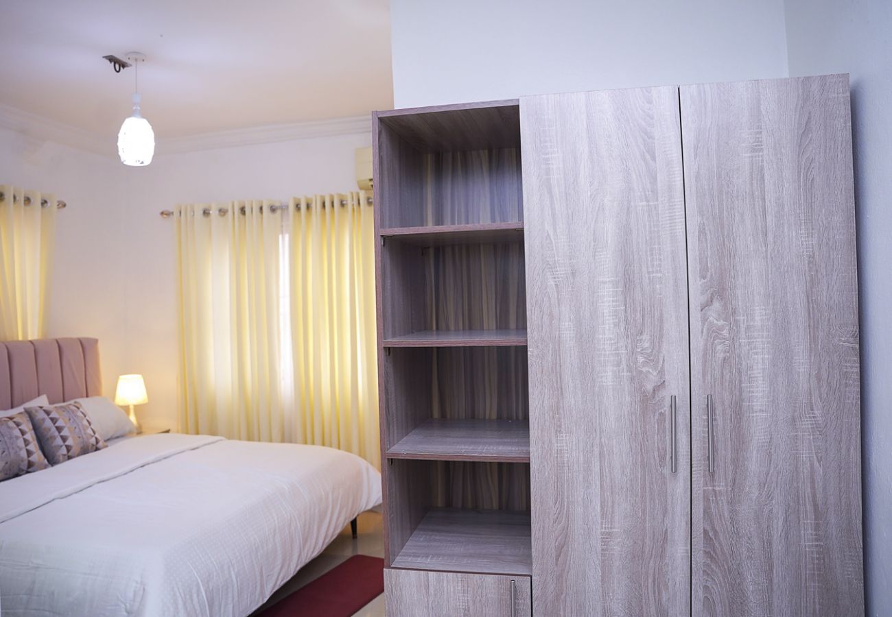 Apartment in Lagos - Captivating 3 Bedroom Apartment, Maryland, Ikeja - Amazon