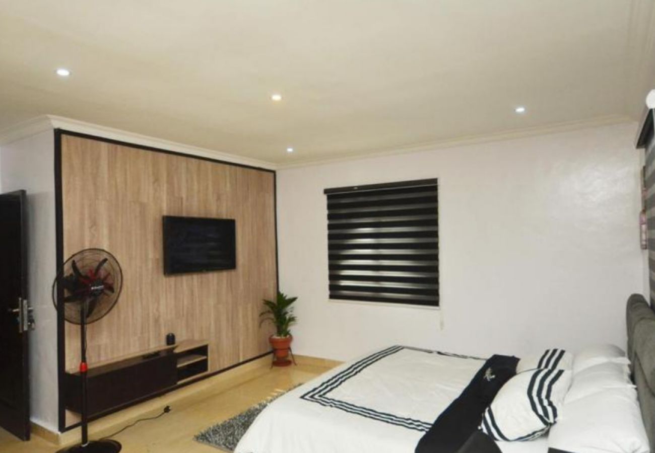 Apartment in Lekki - Lovely getaway one bedroom lekki phase 1 (inverter)