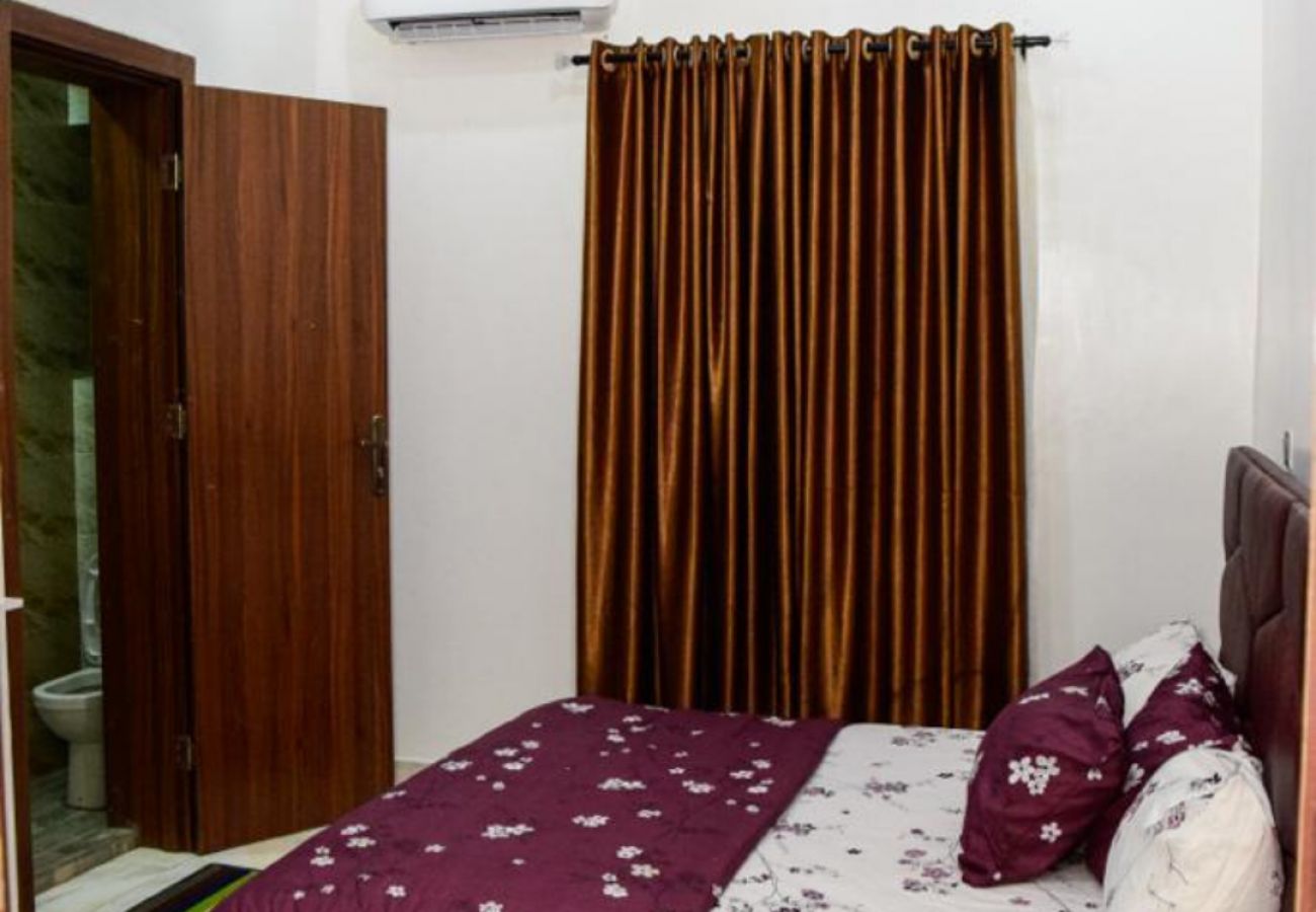Apartment in Lekki - Stunning 2 bedroom apartment - Nicon Towers Estate - Lekki Lagos (Inverter)