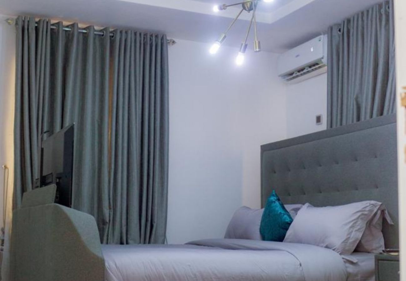 Apartment in Lagos - Luxury 1 bedroom apartment with Snooker - Opposite Atican Beach Ajah