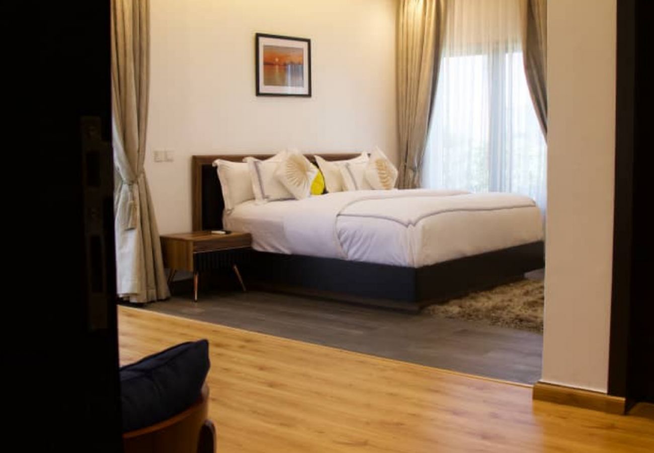 Apartment in Lagos - Exclusive 3 bedroom Apartment- Victoria Island Lagos