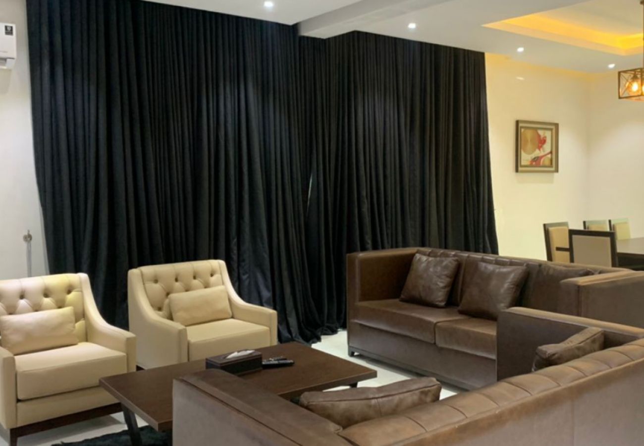 Apartment in Lagos - Classic 3 bedroom apartment in Rumens road Ikoyi Lagos