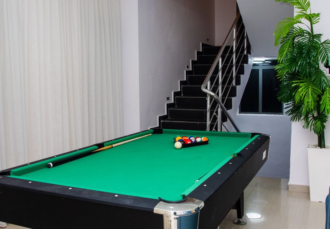 House in Lekki - Grand 4 Bedroom Terrace Home with Snooker at Jakande, Osapa London