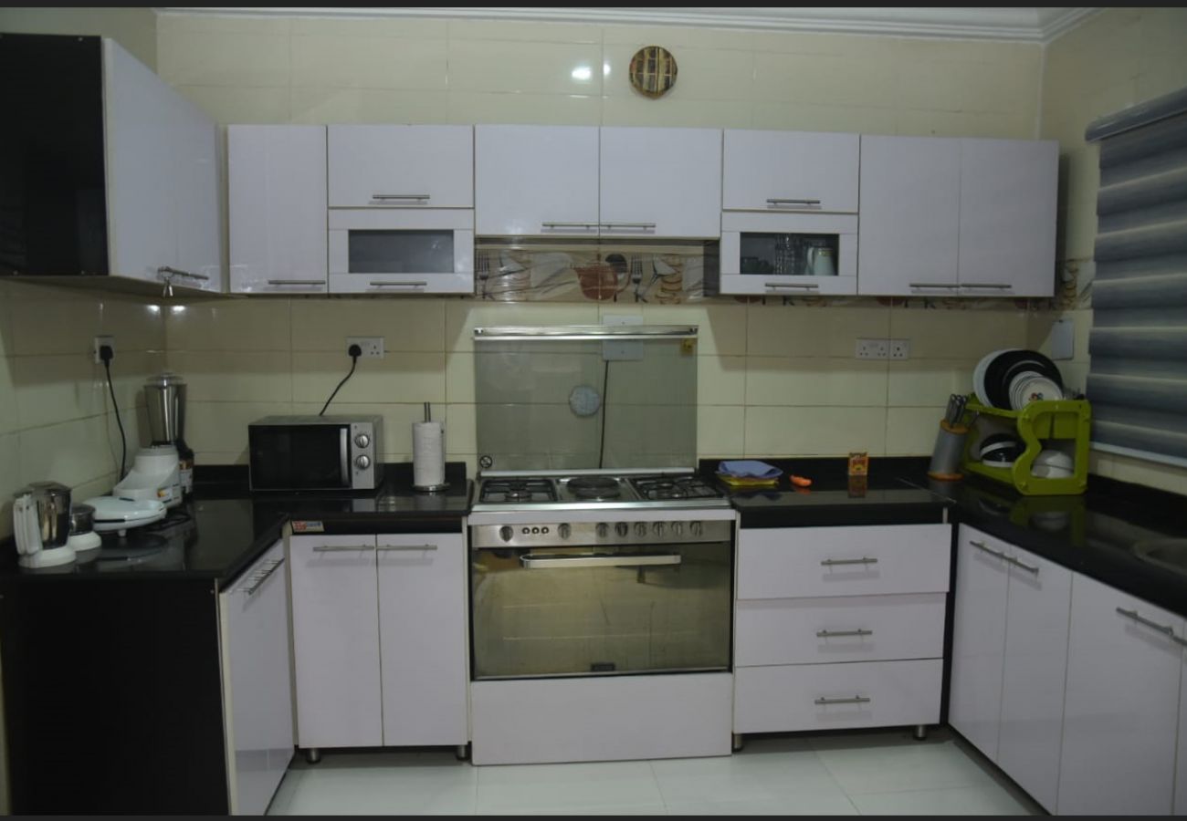Apartment in Abuja - Elegant 3 bedroom apartment in RiverPark Estate Lugbe- Abuja (Inverter)