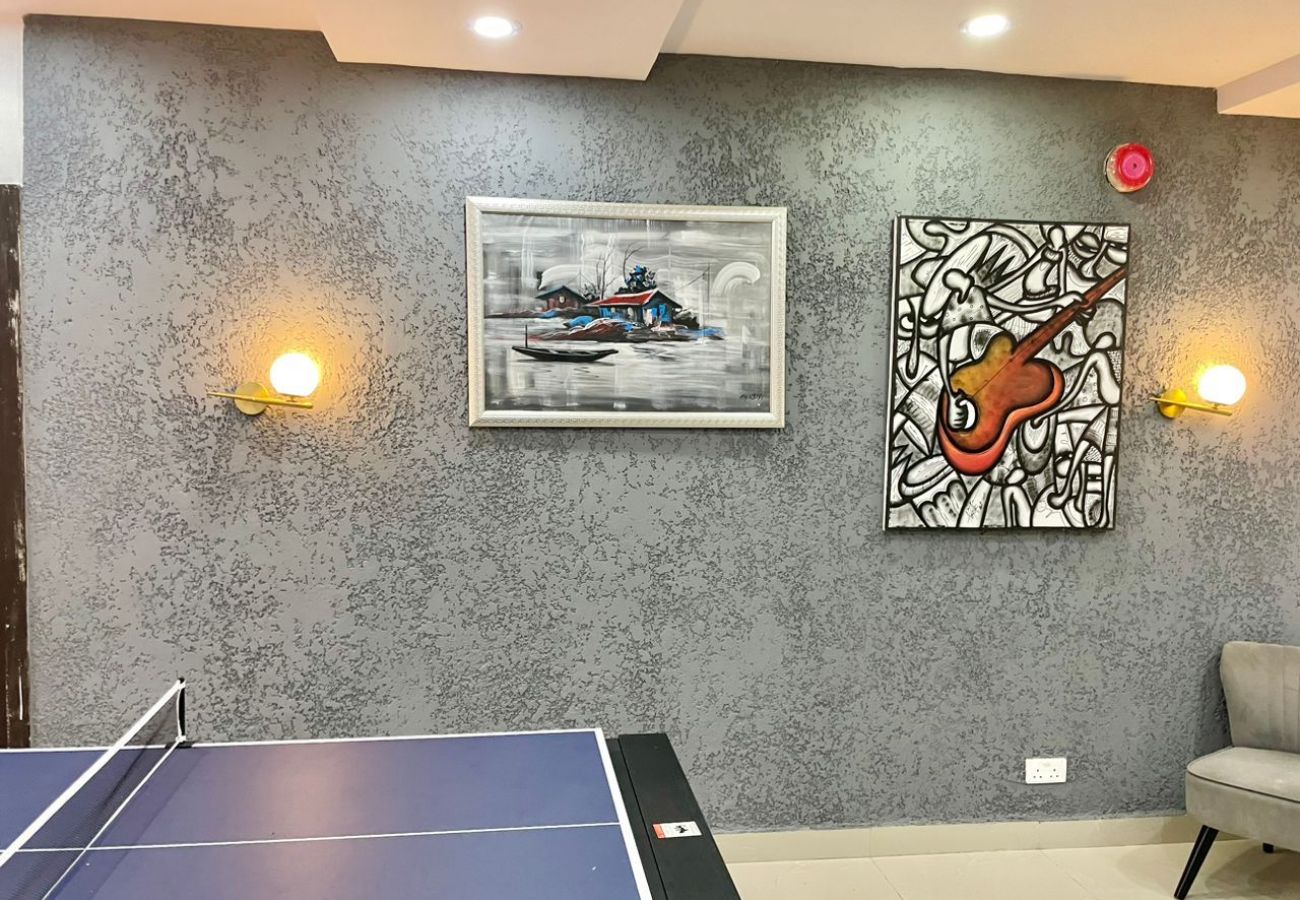 Apartment in Lekki - Beautiful 3 bed Waterfront Apt with Swimming Pool and Foosball - Lekki Phase 1 