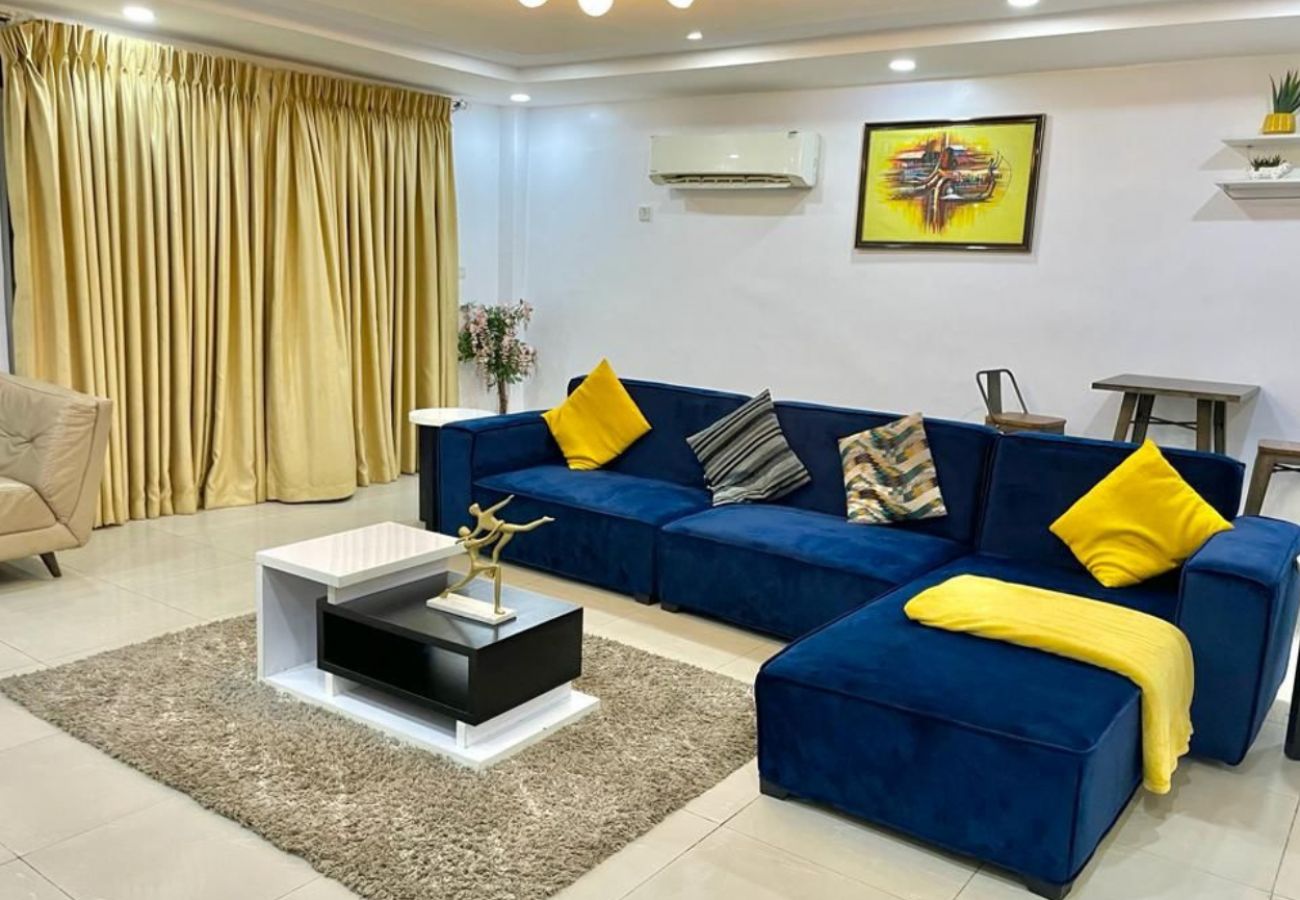 Apartment in Lekki - Beautiful 3 bed Waterfront Apt with Swimming Pool and Foosball - Lekki Phase 1 