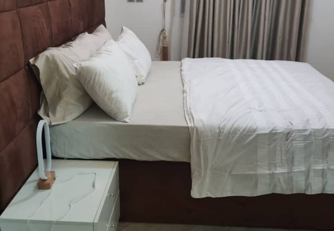 Apartment in Lagos - Standard 2 Bedroom Apartment /Aguda Surulere