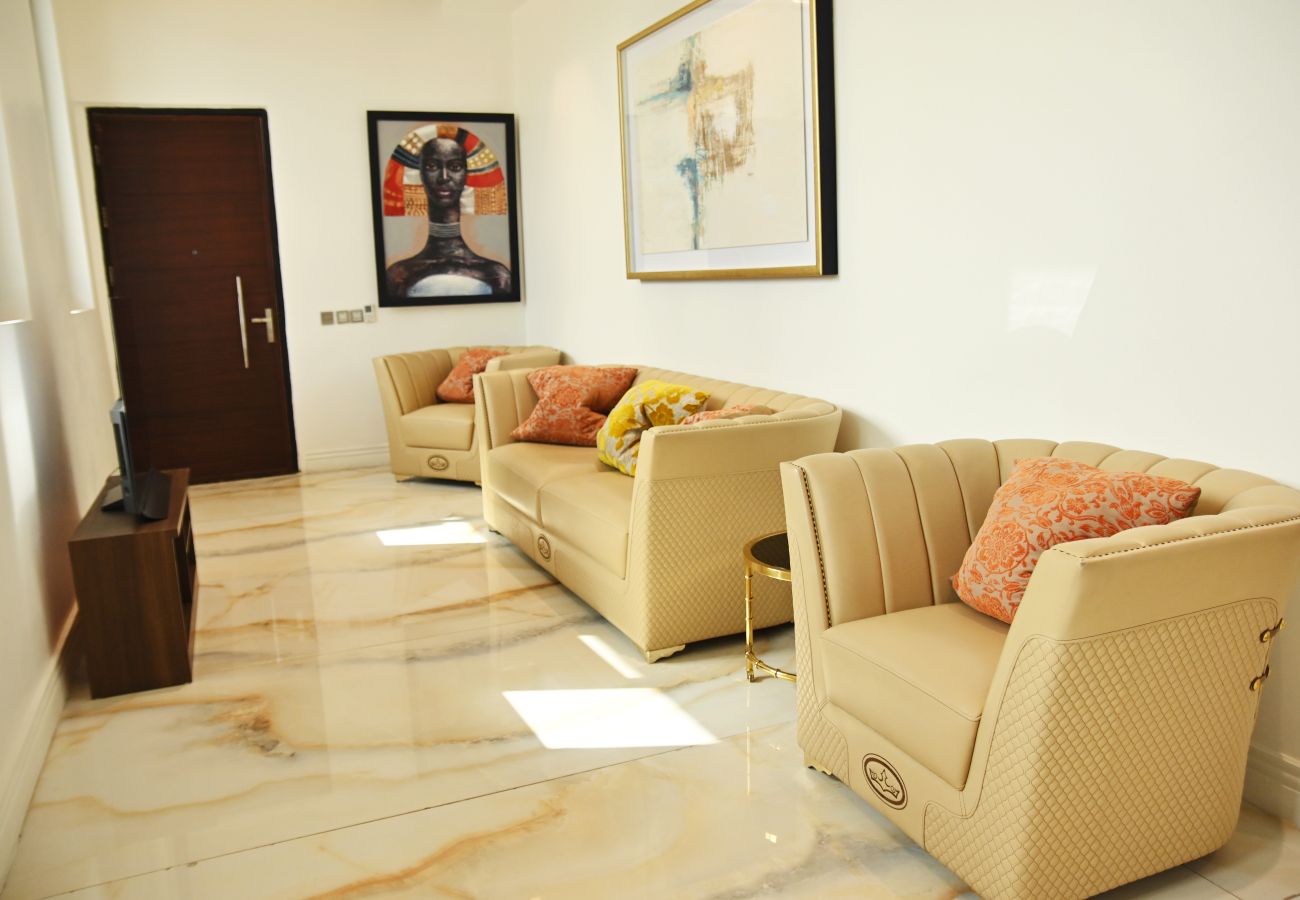 Townhouse in Lagos - Luxury self-compound 2-bedroom penthouse with pool/private cinema - Banana island 