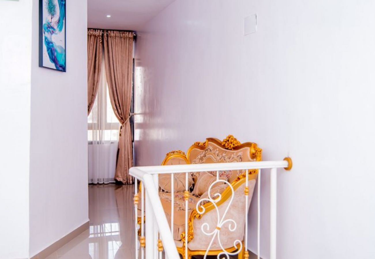 Apartment in Lekki - Classy 4 bedroom duplex at Lekki Enclave Estate, Ikate Elegushi  (Rationalized electricity)