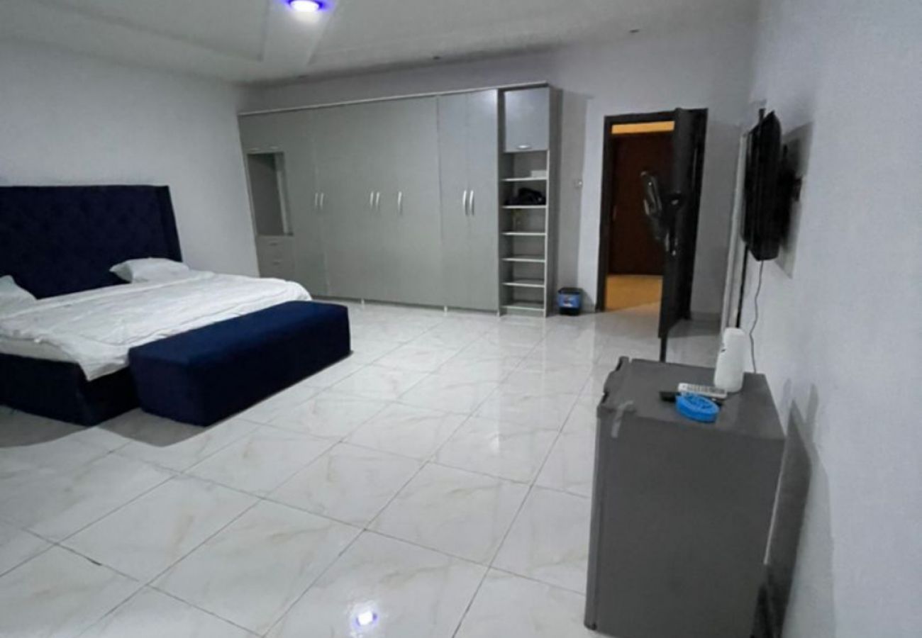 Apartment in Lagos - Enchanting 4 Bedroom Apartment - Peaceville Thomas Estate. Ajah