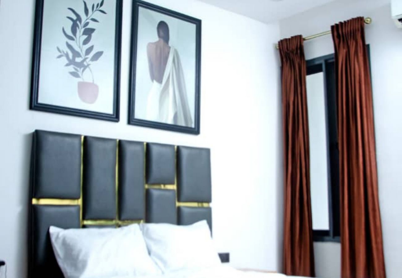 Apartment in Lagos - Beautiful 4 Bedroom Apartment with snooker at Adeniyi Jones Ikeja