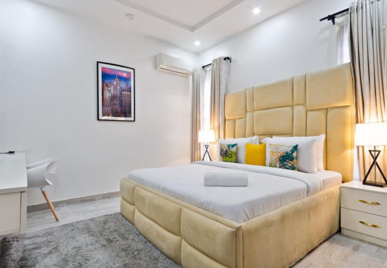 Apartment in Lekki - Luxury 3 bedroom Apartment in Lekki Phase 1