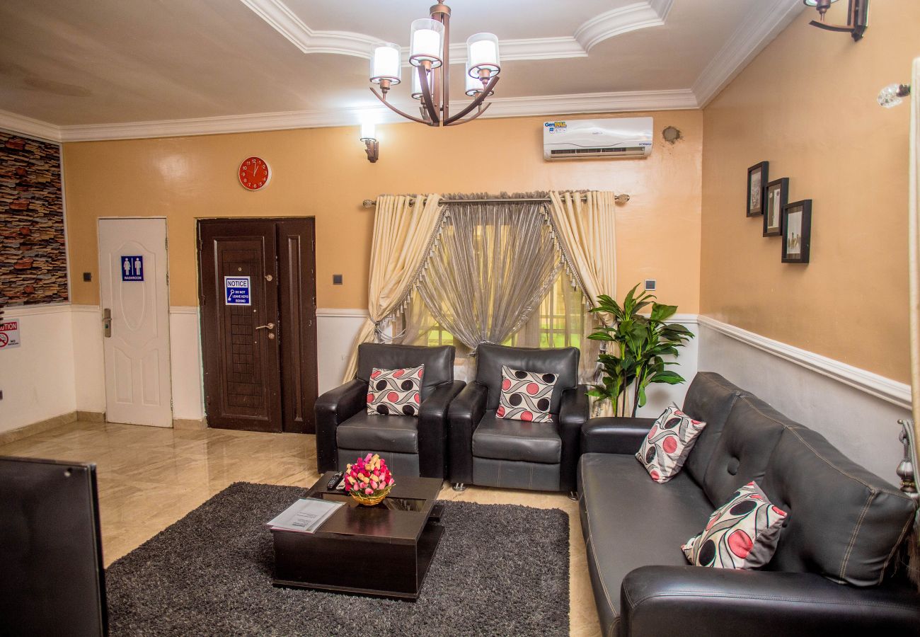 Apartment in Magboro - Lovely 2 bedroom Apt Magboro,Behind Punch Newspaper Lagos Ibadan Expressway