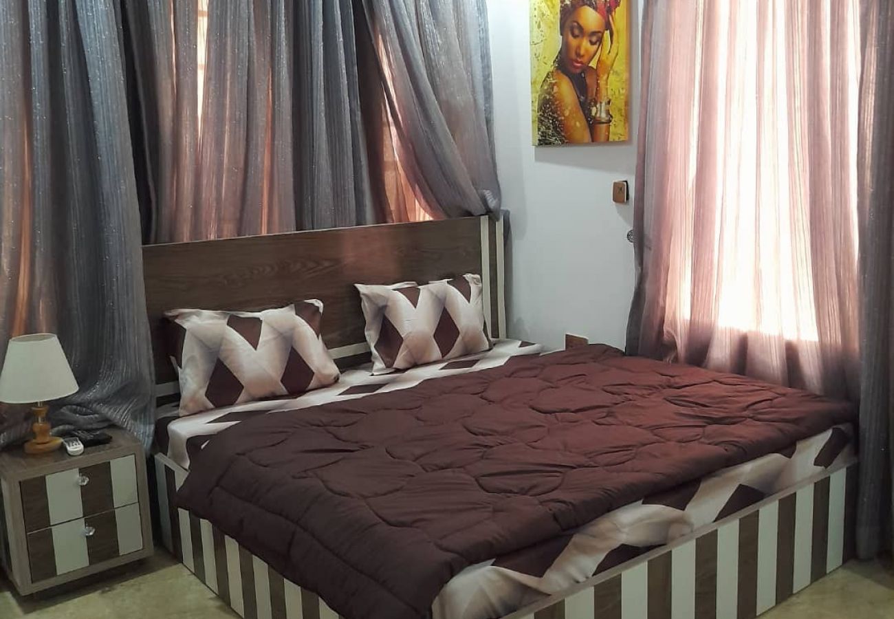 Apartment in Lagos - Cozy 1 Bedroom Apartment- Ikosi Ketu (Inverter)