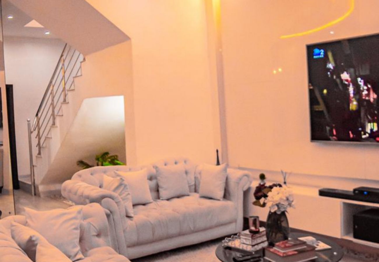 Apartment in Lekki - Lovely 3 bedroom Apartment in Osapa London, Lekki (Rationalized Electricity)