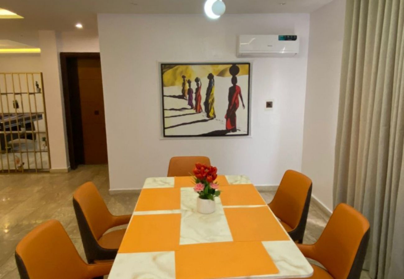 Apartment in Lagos - Spacious 3 Bedroom Apartment with Snooker-Oniru Victoria Island