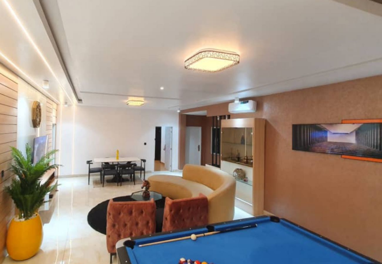 Apartment in Lagos - Lovely 3 bedroom Apartment with Snooker at Oniru, V. I