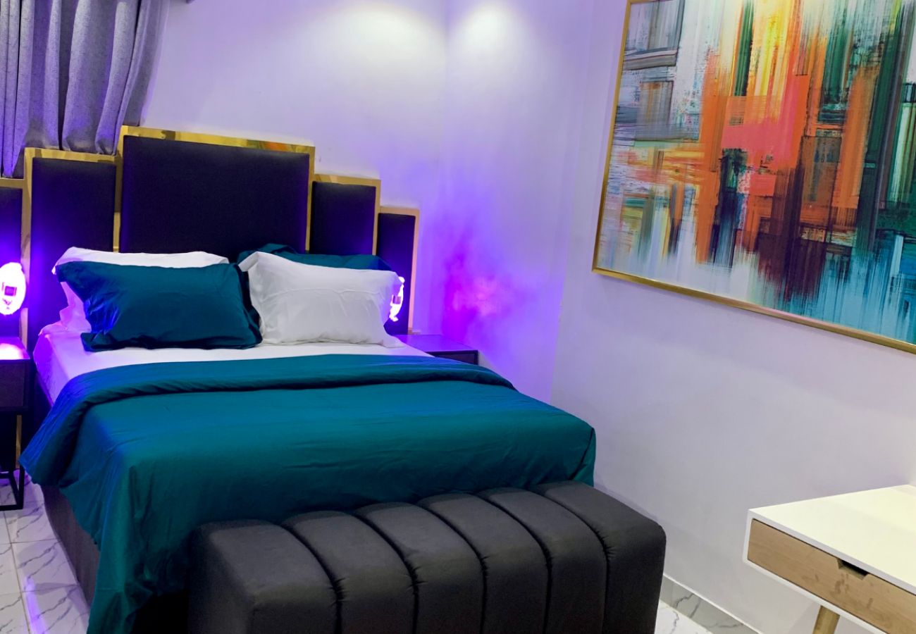 Apartment in Lagos - Stunning 3 bedroom Apartment ensuite off Allen Avenue Ikeja Ikeja