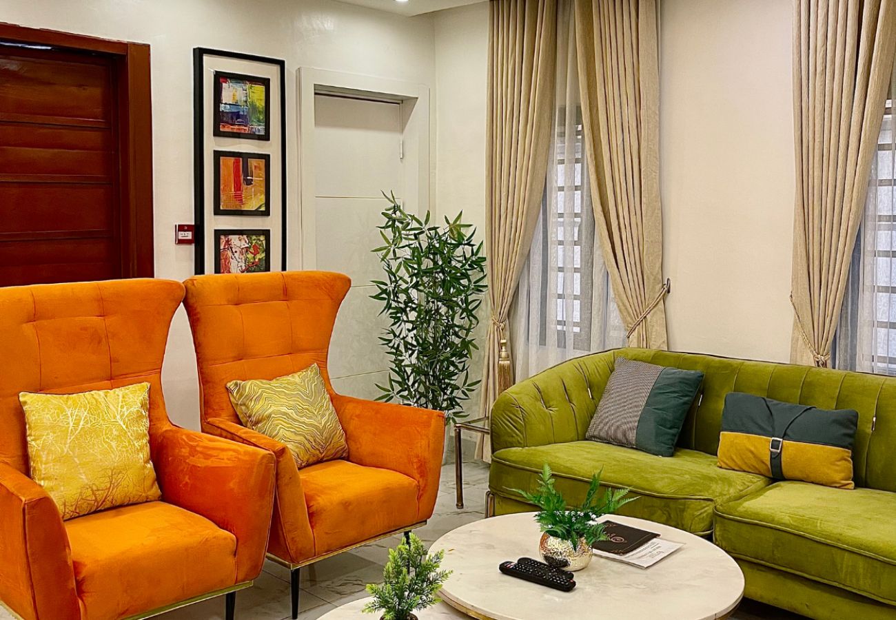 Apartment in Lagos - Stunning 3 bedroom Apartment ensuite off Allen Avenue Ikeja Ikeja