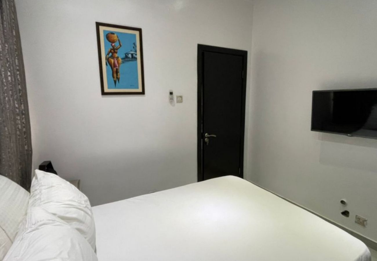Apartment in Lagos - Elegant 2 Bedroom Apartment 1A in Millennium Estate Gbagada