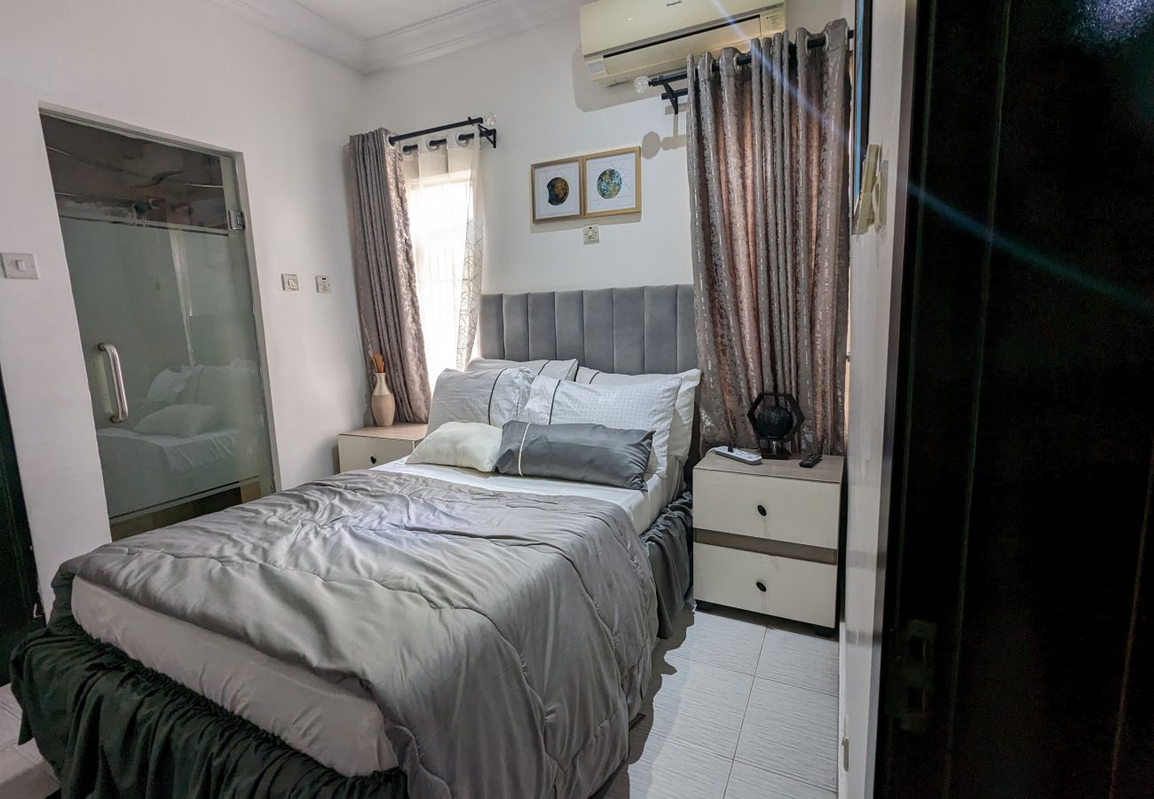 Apartment in Lagos - Beautiful 2 Bedroom Apartment 1B in Millennium Estate Gbagada