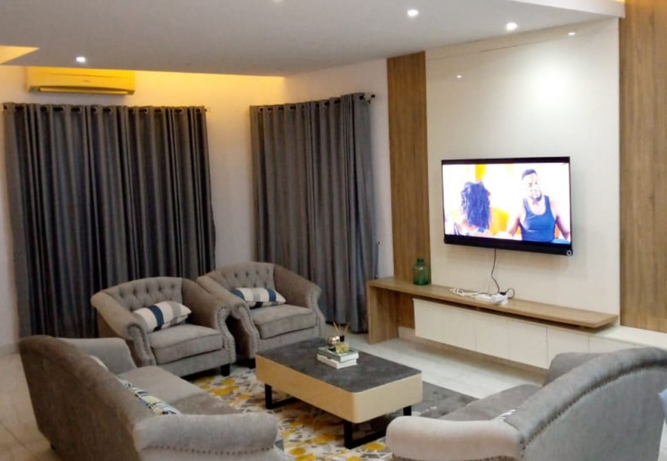 Apartment in Lekki - Beautiful 3 bedroom apartment with snooker in Oceanview Estate, Igbo-Efon, Lekki