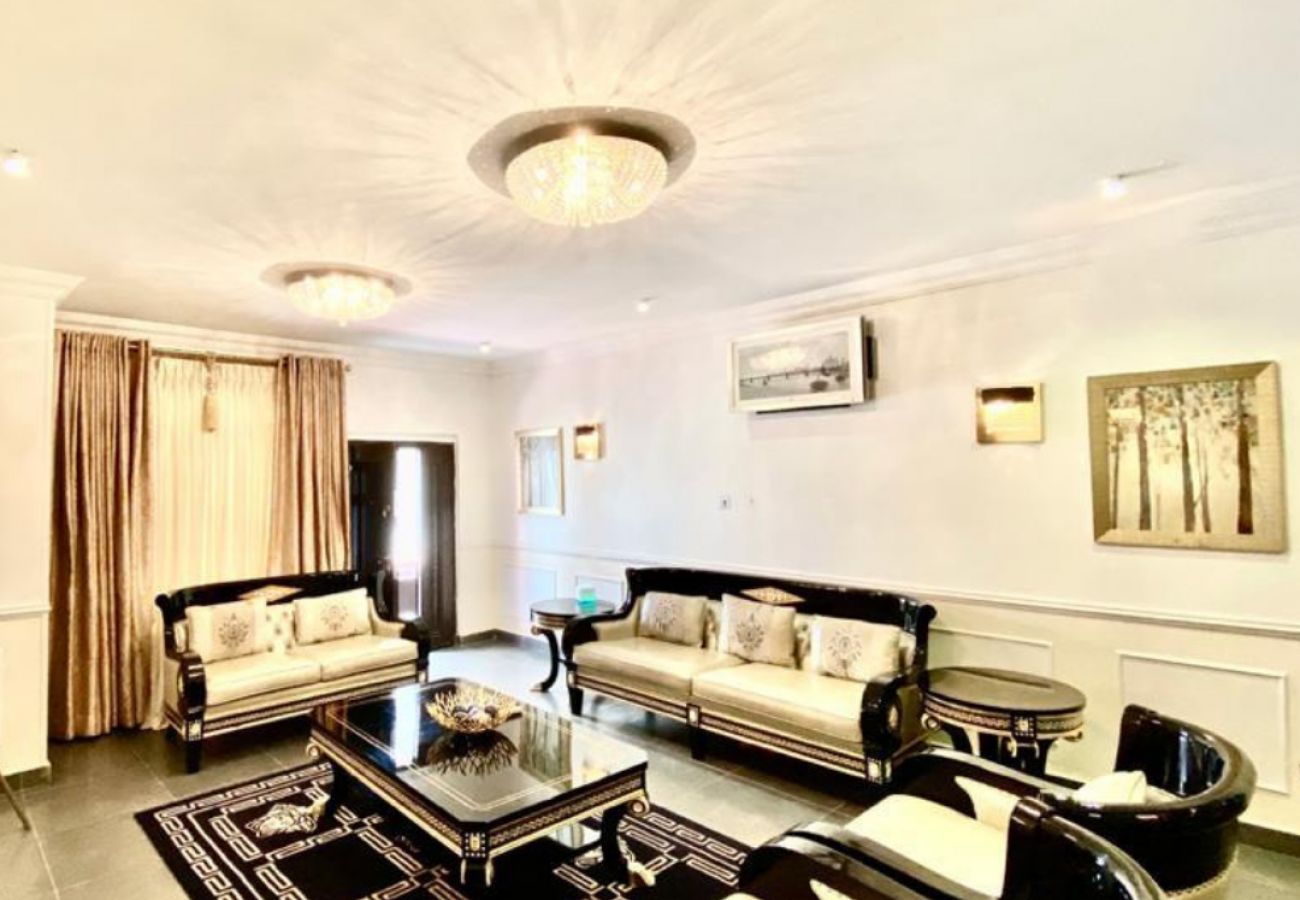 Apartment in Lagos - Sophisticated 3 bedroom apartment in Oniru, V.I
