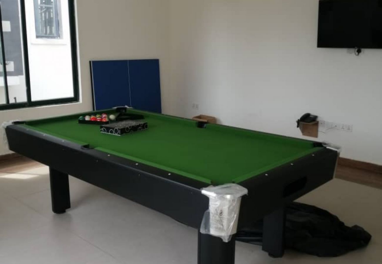 Apartment in Lekki - Luxury 3 Bedroom apartment with gym , swimming pool and snooker , behind Whitesand schools, Lekki 