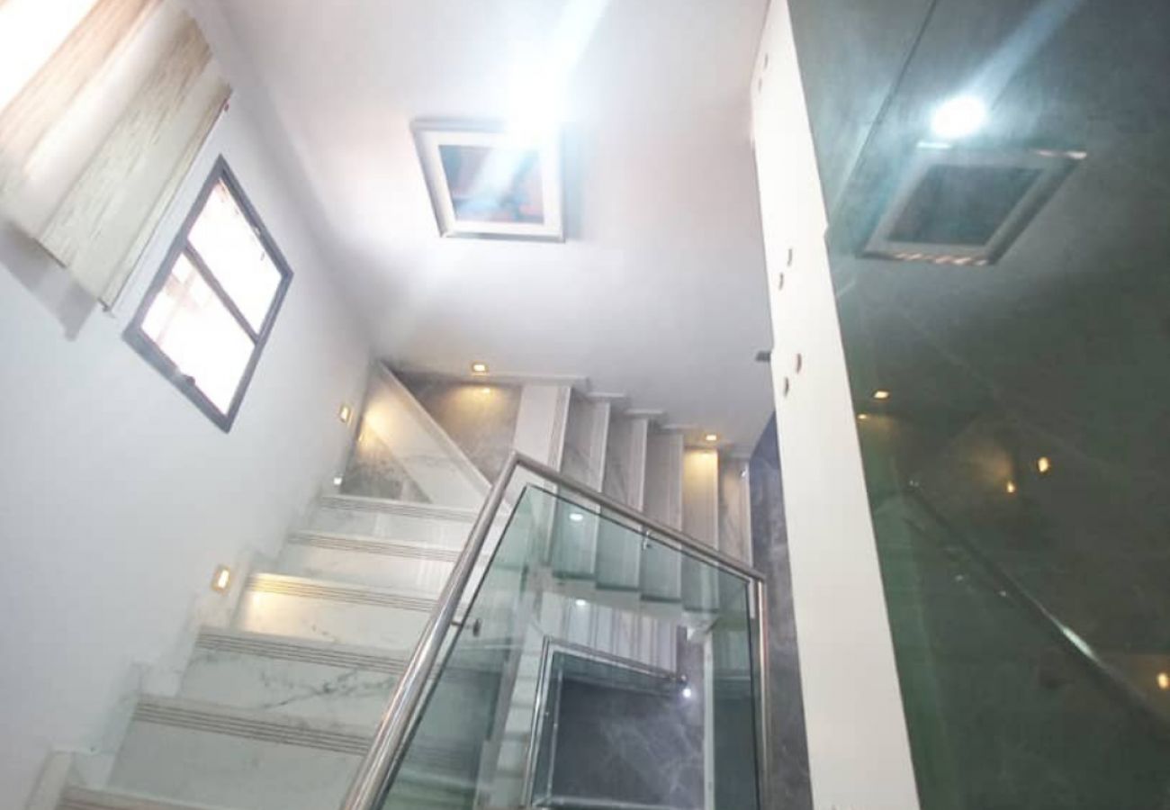 Apartment in Lagos - Elegant 5 bedroom apartment in Parkview Estate, Ikoyi