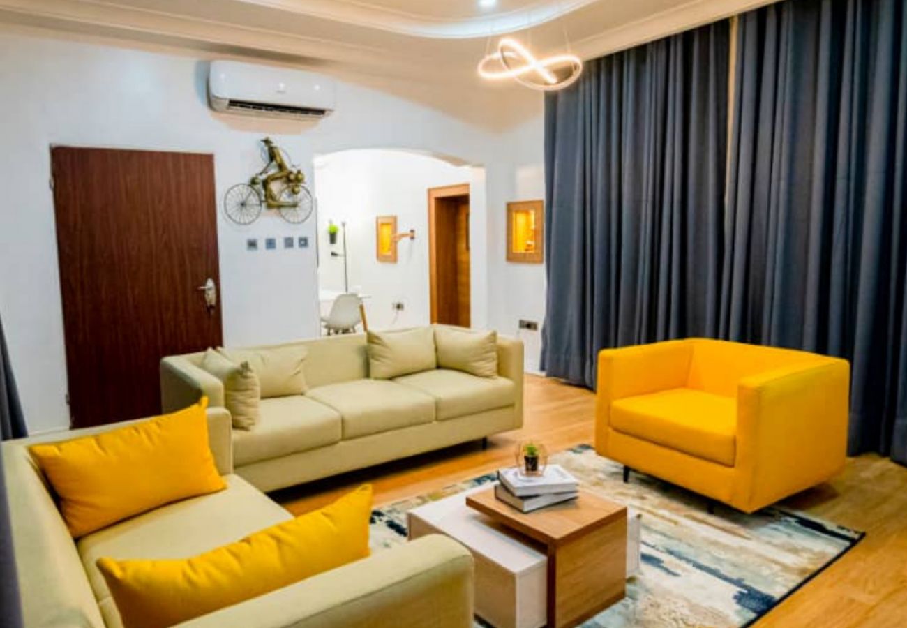 Apartment in Abuja - Vibrant 2 bedroom apartment at Wuse 2, Abuja (Inverter)