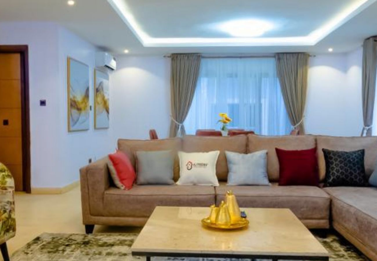 Apartment in Lagos - Stunning 3 bedroom apartment with swimming pool and Gym at Oniru VI