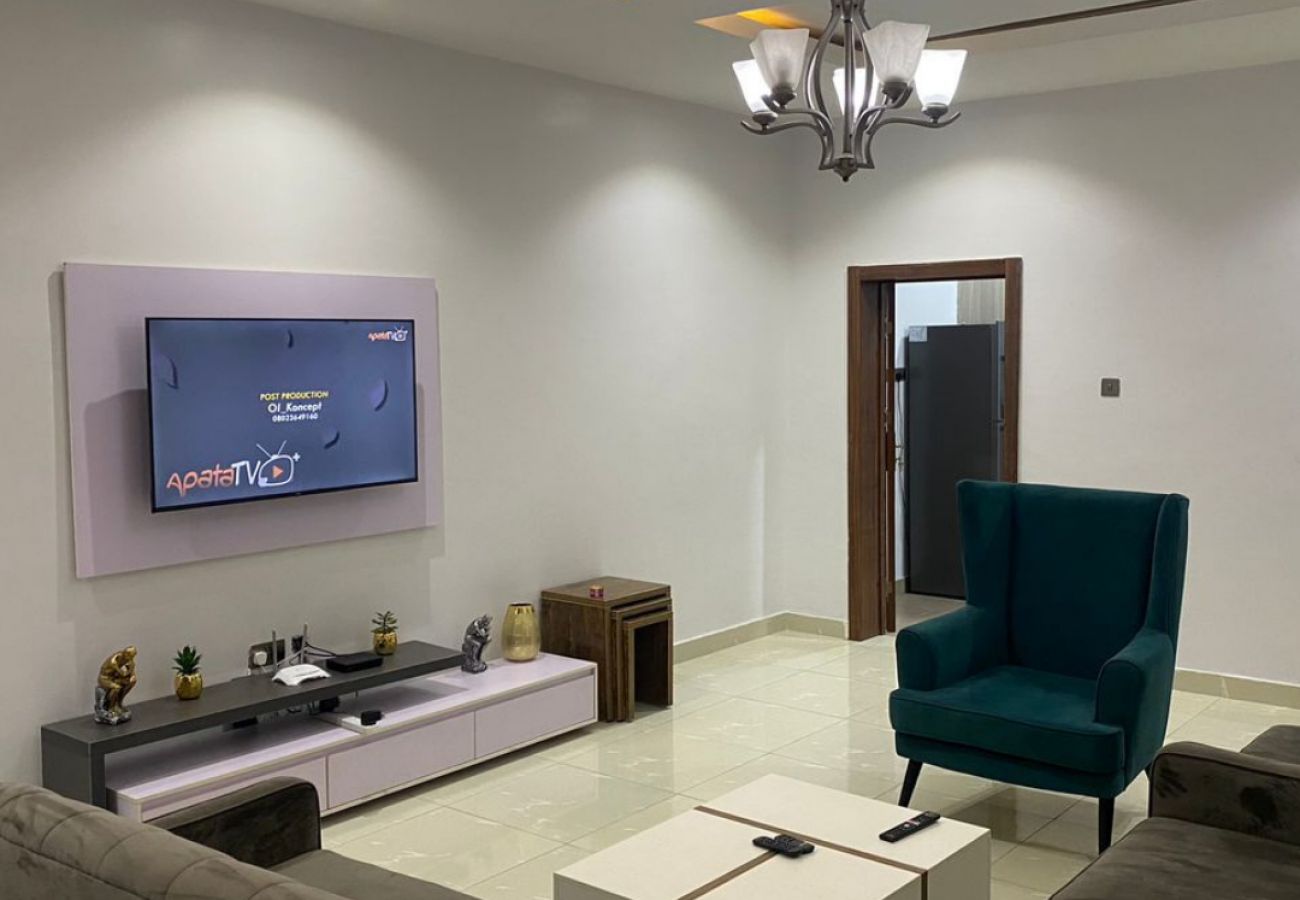 Apartment in Lagos - Beautiful 2 Bedroom Apartment at George Adiele Crescent, Ajah, Free Wifi Internet Service