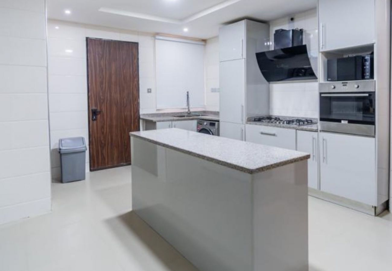 Apartment in Lagos - Elegantly-styled 3 Bedroom apartment with Gym and a private pool in Ikoyi_Banana Island road