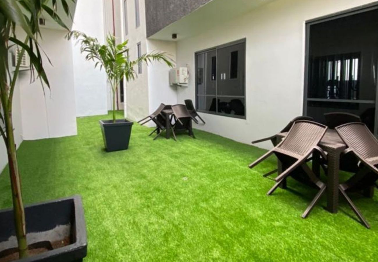 Apartment in Lekki - Breathtaking 2 Bed room apartment with an enclosed pool in Lekki Phase 1