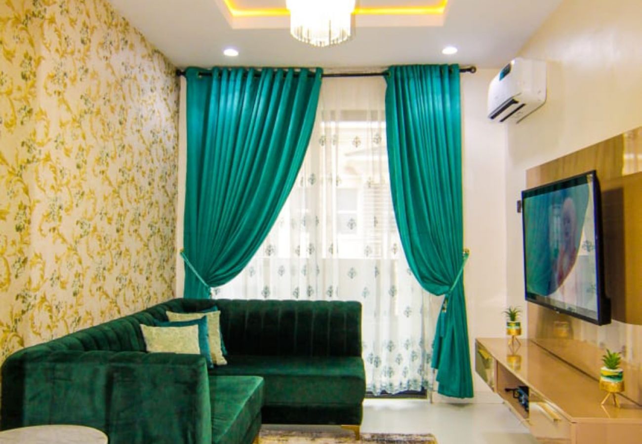 House in Lagos - Unique 1 bedroom Apartment | GRA Ikeja Lagos 