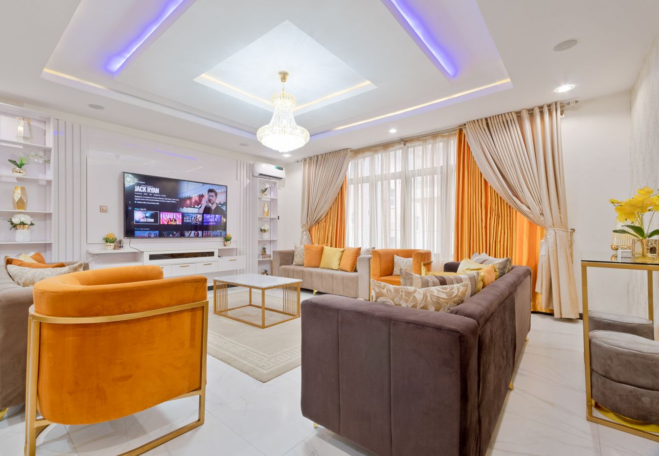 House in Lagos - Grand 2 bedroom apartment | GRA Ikeja-Lagos