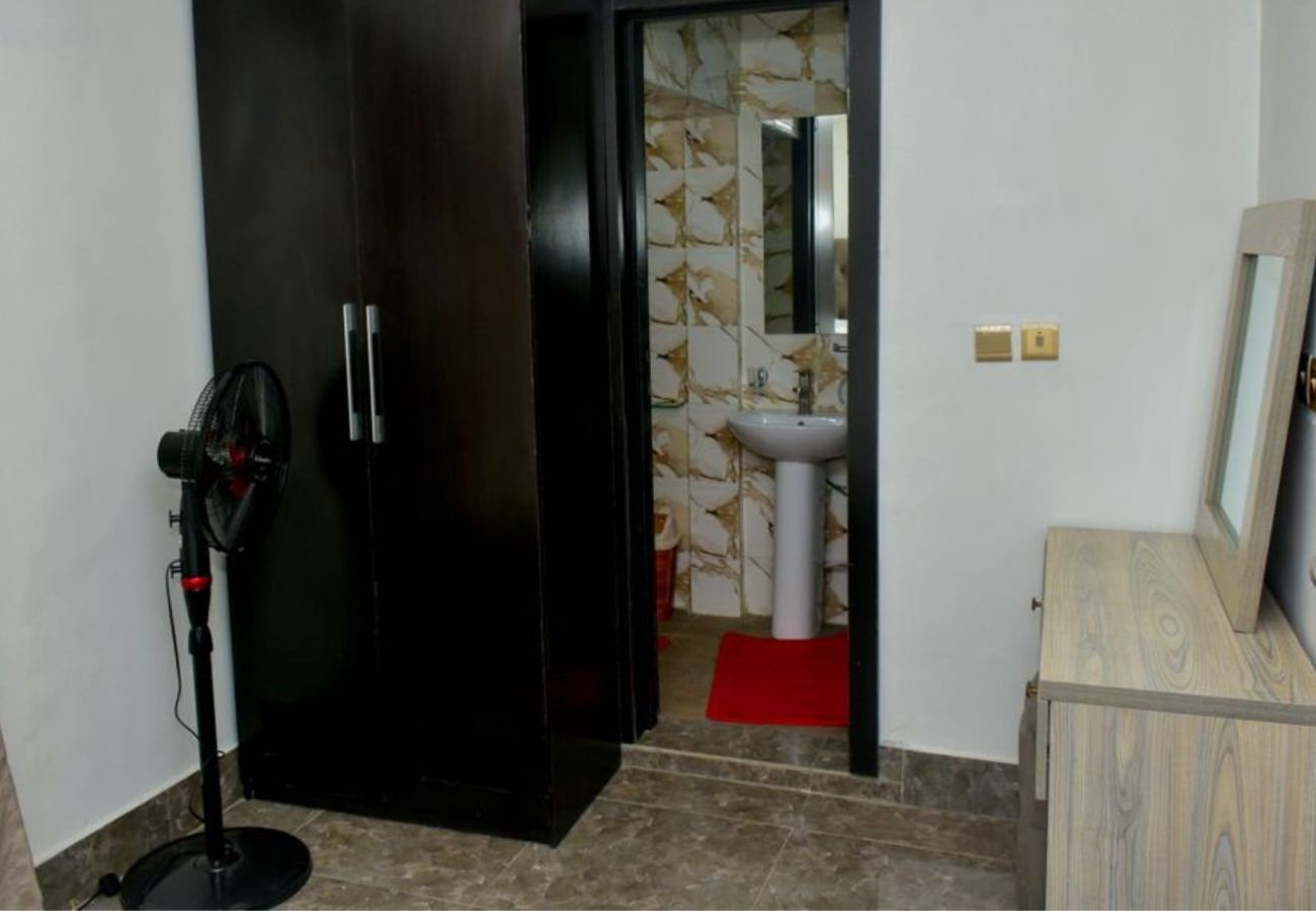 Apartment in Lagos - Lovely 2 bedroom apartment with a Garden | Ilupeju (Inverter)