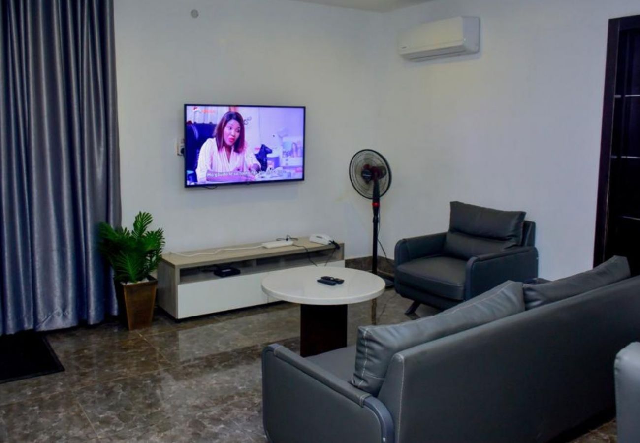 Apartment in Lagos - Beautiful One bedroom cottage | Ilupeju (Inverter)