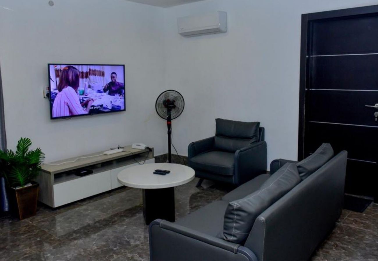 Apartment in Lagos - Beautiful One bedroom cottage | Ilupeju (Inverter)