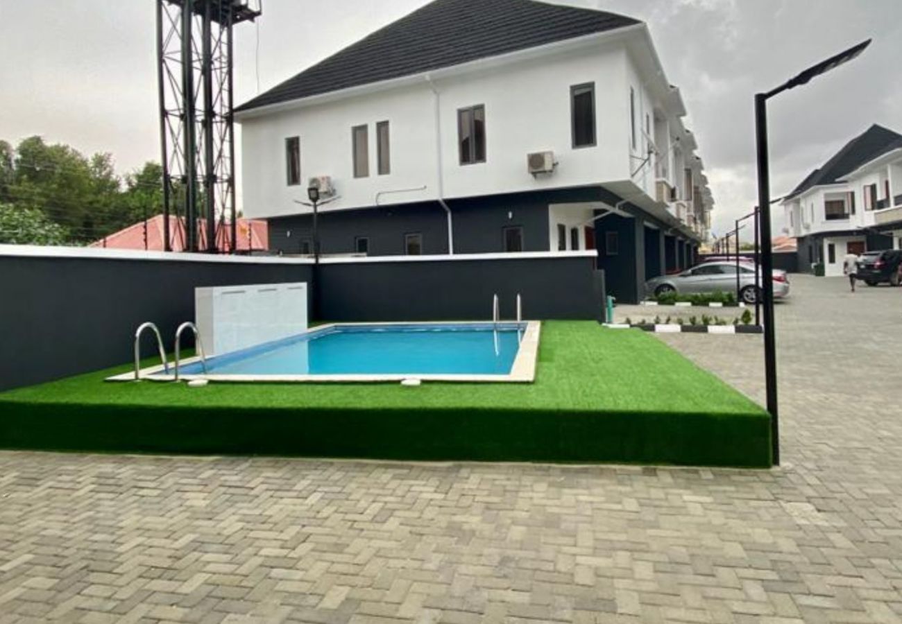 House in Lekki - Admirable 2 bedroom with an outdoor pool | Eleganza bus stop, Lekki (Inverter)