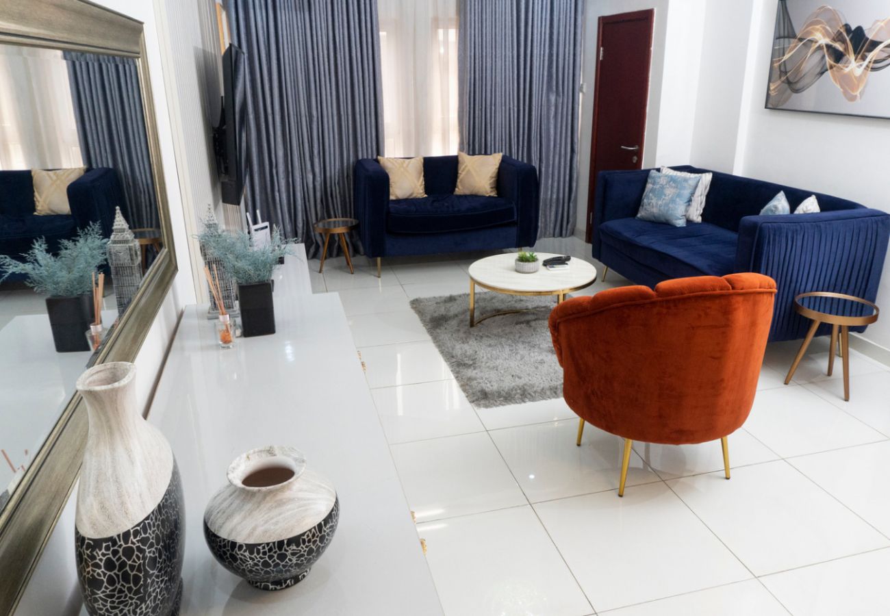Apartment in Lekki - Attractive 2 bedroom apartment| Off Admiralty Lekki Phase 1