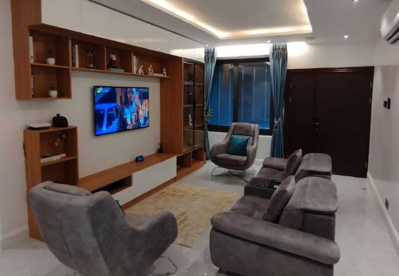Apartment in Lekki - Luxuriously-styled 2-Bedroom Smart Home| VGC Estate