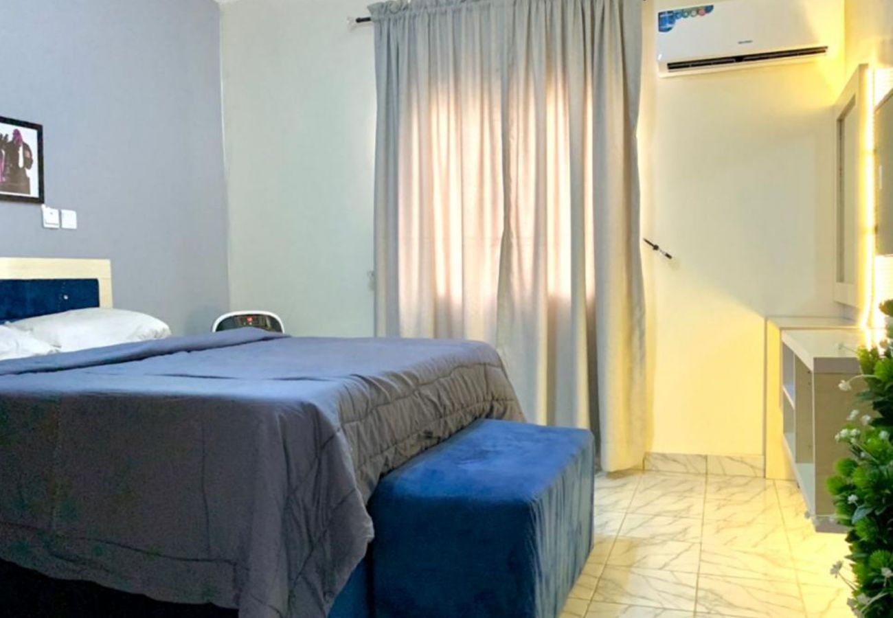 Apartment in Abuja - Comfortable 2 bedroom apartment | Lifecamp, Abuja (Inverter + Gen)