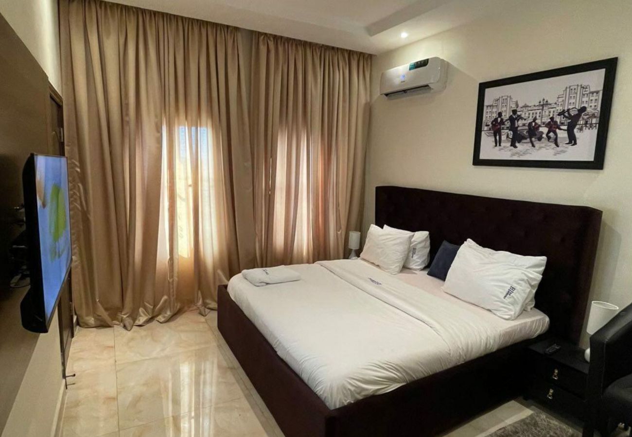 Apartment in Lagos - Lavishly-styled 3 bedroom apartment with swimming pool |  Oniru, Victoria Island 