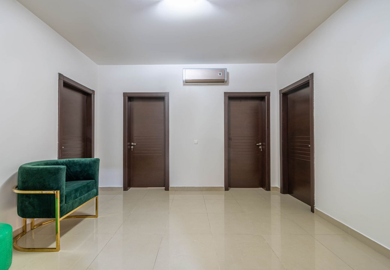 Apartment in Lagos - Admirable 4-bedroom with an outdoor pool and gym | Banana island road, Ikoyi