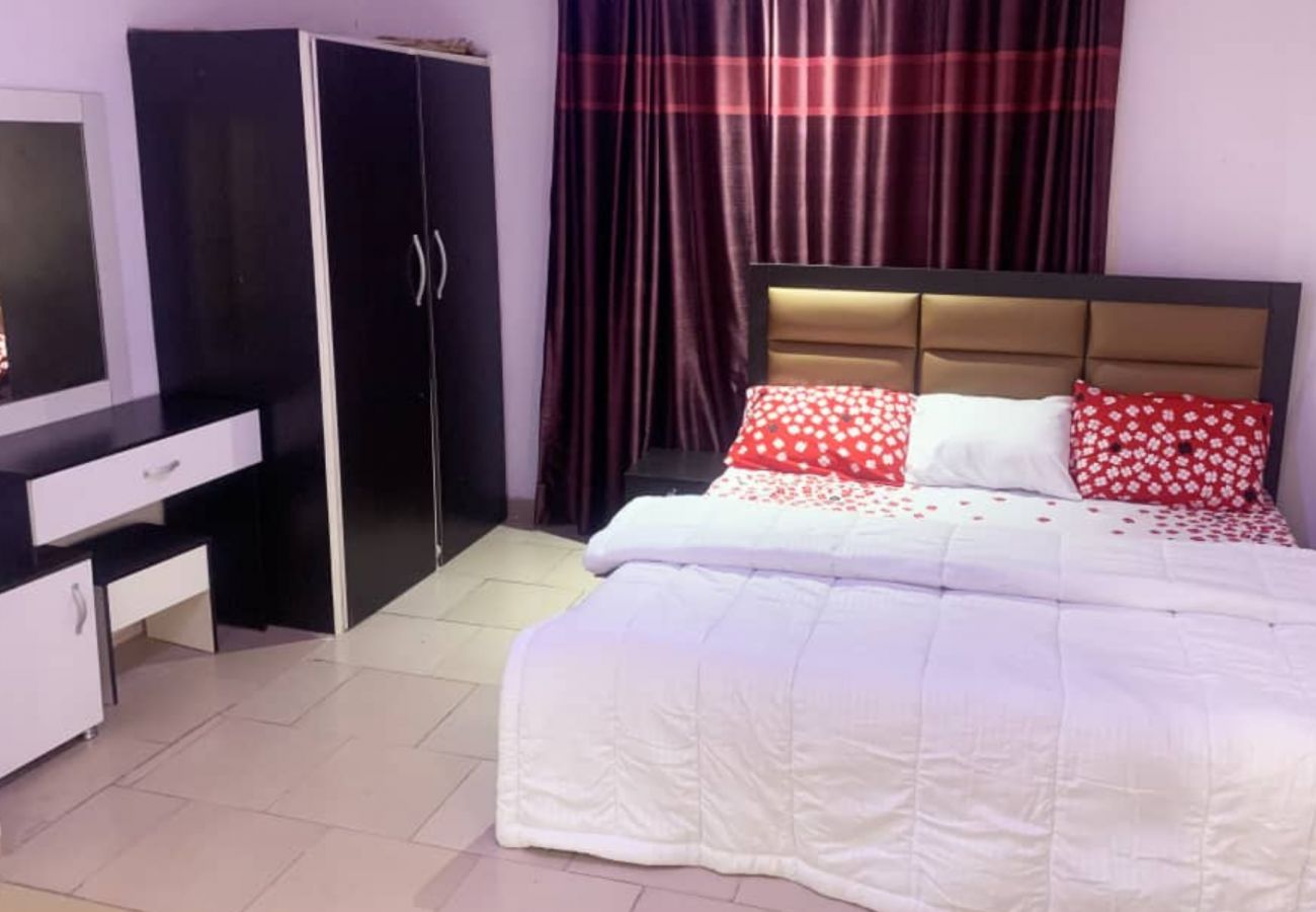 Apartment in Lagos - Lovely 1 bedroom cottage | Ilasamaja (inverter)