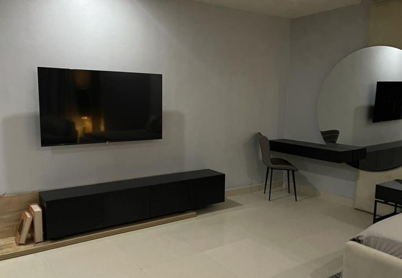 Apartment in Lagos - Beautiful 3 bedroom apartment with a swimming pool | Banana Island , Ikoyi