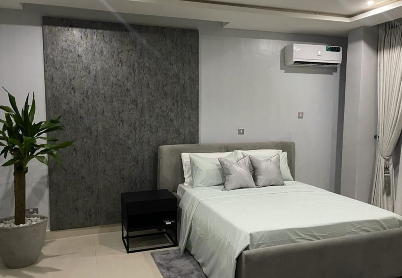 Apartment in Lagos - Beautiful 3 bedroom apartment with a swimming pool | Banana Island road, Ikoyi
