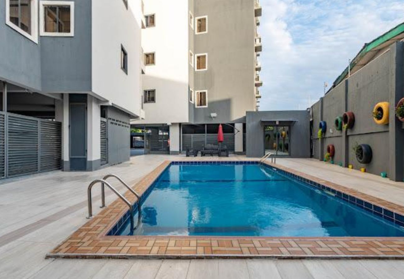 Apartment in Lagos - Appealing 3-Bedroom apartment with a swimming pool |  Ikoyi